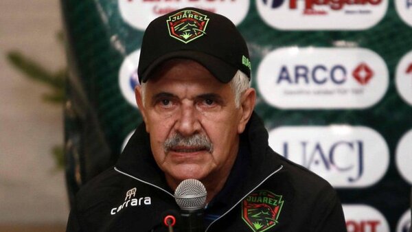 El fútbol mexicano cae en lo amateur, dice Tuca Ferretti