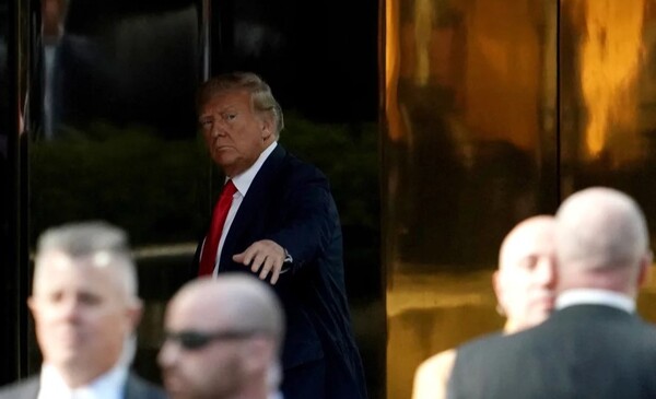 Trump llegó a New York en vísperas de su presentación ante un juez - Megacadena — Últimas Noticias de Paraguay