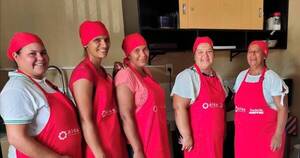 La Nación / Con trabajo voluntario, cinco mujeres ayudan a 150 niños y jóvenes