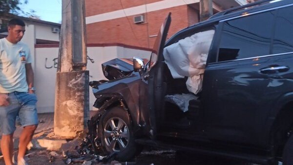 Tacuara Cardozo protagoniza un violento choque en Asunción