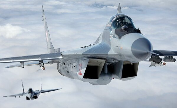 Polonia empezó a mandar aviones cazas MiG-29 a Ucrania