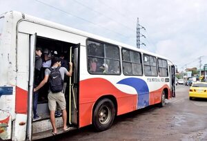 Trabajadores califican de “falso” el cálculo del subsidio al transporte - Economía - ABC Color