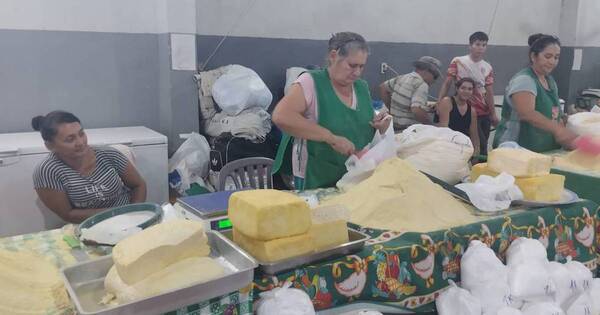 La Nación / Hortigranjeros exponen productos