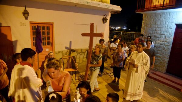 Con Vía Crucis y chipa apo reviven las tradiciones de Semana Santa