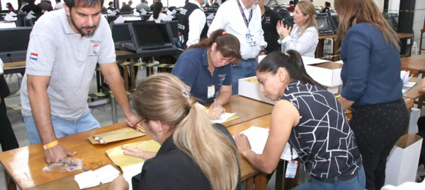 Diario HOY | TSJE inicia impresión de credenciales de las máquinas de votación