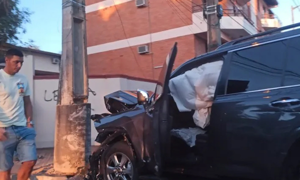 Óscar Tacuara Cardozo protagoniza un violento choque en Asunción - OviedoPress