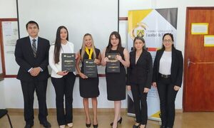 Egresan 16 nuevos licenciados en diferentes áreas
