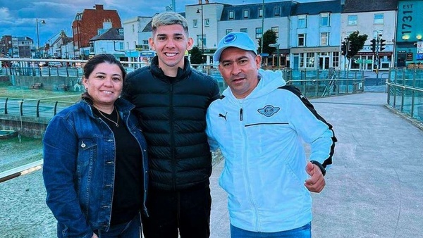 [VIDEO] ¡Julio Enciso agasaja a sus padres con un lujoso y remodelado hogar en Caaguazú!