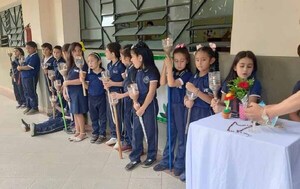 Alumnos realizan vía crucis en Coronel Oviedo – Prensa 5
