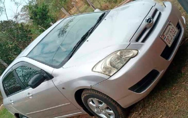Roban un vehículo que estaba estacionado en el Hospital de Coronel Oviedo - Noticiero Paraguay