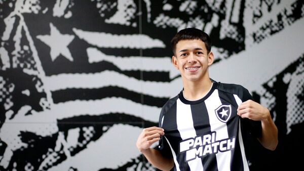 Botafogo anuncia a Matías Segovia