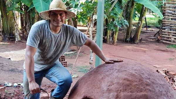 Guido Penayo mostró paso a paso cómo preparar un tatakua para Semana Santa