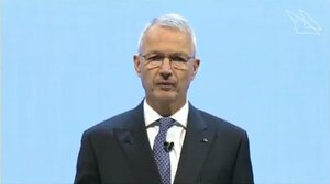 El presidente de Credit Suisse se disculpa por el colapso