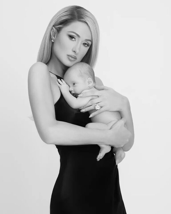 Paris Hilton comparte tiernas fotos con su bebé Phoenix - Gente - ABC Color