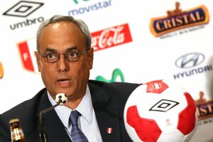 Versus / FIFA sanciona de por vida al expresidente del fútbol peruano por corrupción