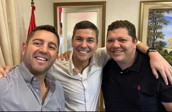 Amplio repudio a Santiago Peña por despreciar los títulos universitarios