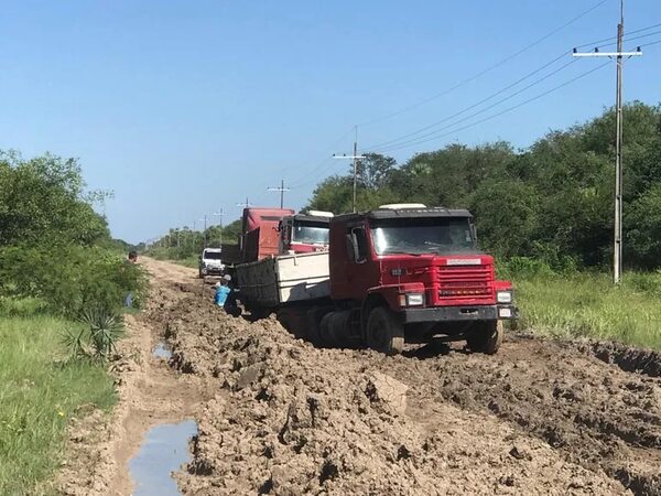 Precaria rehabilitación de los caminos de Fuerte Olimpo - Noticias del Chaco - ABC Color