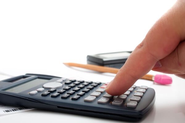 Déficit fiscal de -1,1% a marzo de este año y gastos trepan hasta un 14,8% - MarketData