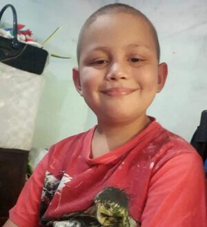 Niño con leucemia busca ayuda para iniciar tratamiento en España - Nacionales - ABC Color