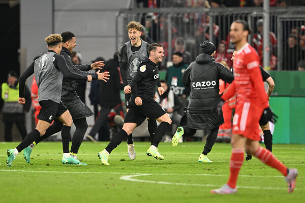 Versus / ¡Golpazo del Friburgo al Bayern Múnich que lo eliminó de la Copa de Alemania!