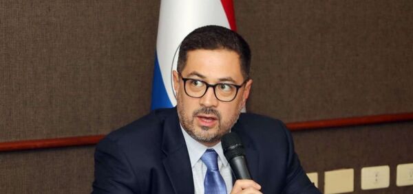 Pedro Ovelar: “Las sanciones de EEUU impuesta a Horacio Cartes buscan que salga de la política” - Revista PLUS