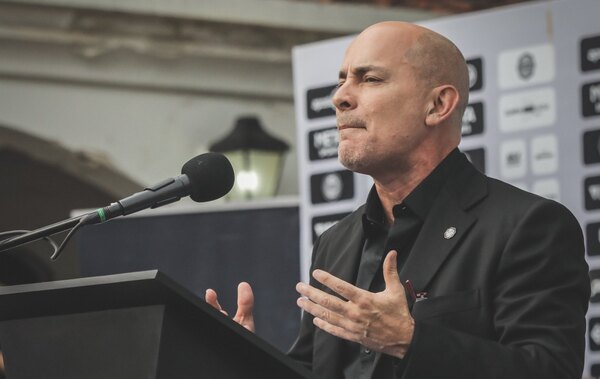 Versus / ¿"Palito" para Cardona? "Si tenés una deuda grande y salís a contratar..."
