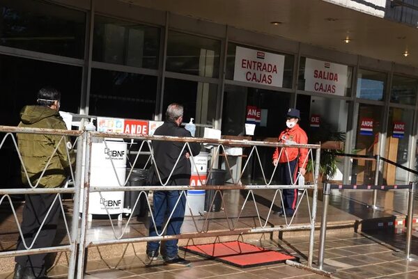 Se presentaron cinco firmas de seguridad para vigilancia en locales de ANDE - Economía - ABC Color
