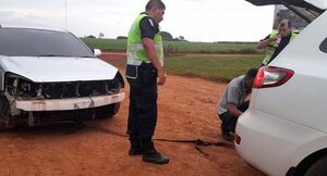 Carnean y abandonan vehículo