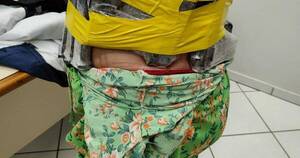 La Nación / En Aduana de Foz, mujer es detenida con ocho pistolas turcas adheridas al cuerpo