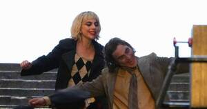 La Nación / Se filtraron imágenes de Lady Gaga y Joaquín Phoenix en las escaleras del Joker
