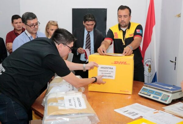 Inician envío de materiales electorales al exterior para elecciones generales