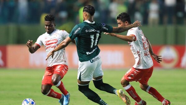 Independiente Santa Fe saca un empate a Goiás