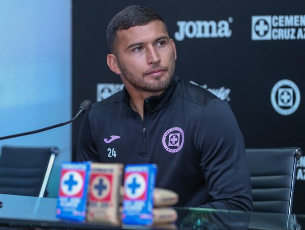 Juan Escobar espera el llamado de la selección paraguaya, afirma su mánager · Radio Monumental 1080 AM