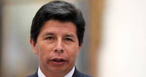 La Nación / Sancionan al expresidente de Perú por publicar una carta en Twitter