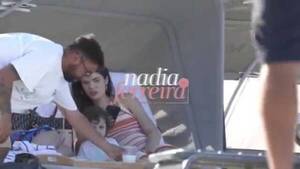 [VIDEO] Paparazzis pillan a Nadia Ferreira sin Marc Anthony por la playa