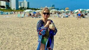 Mami de Nadia Ferreira disfruta de la playa: "Solo se vive una vez"