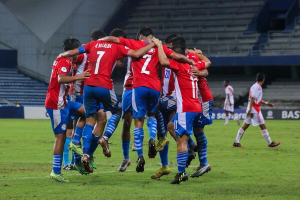 La Albirroja Sub 17 goleó ante Perú - Informatepy.com
