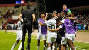 Liga de Quito derrota a César Vallejo en el descuento