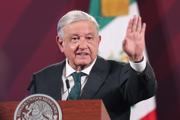 López Obrador: la compra de plantas de Iberdrola garantiza que no suba la luz - MarketData
