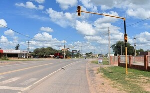 Municipalidad de Loma Plata eliminó giro a la derecha sin semáforo en la entrada principal de la ciudad