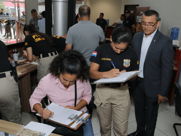 Allanan Municipalidad de San Lorenzo por presuntas irregularidades en la renovación de registros · Radio Monumental 1080 AM