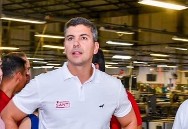 'Santi Peña se fumó algo' antes de dar discurso desmeritando títulos académicos, según diputado
