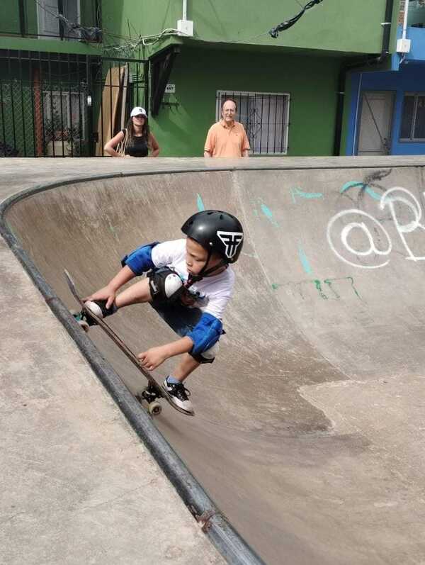 Con solo 6 años, Alexis se prepara para competir en el II Campeonato Sudamericano de Skateboarding