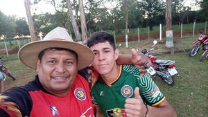 Leonardo, el arquero-albañil que también es zaguero y hasta juega de 9