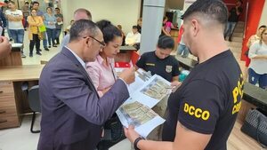 Fiscalía allana Municipalidad de San Lorenzo y desbarata modus operandi para obtener registro de conducir   - Policiales - ABC Color