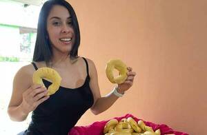 La madrina del Olimpia se fue a su valle para preparar ella misma la chipa