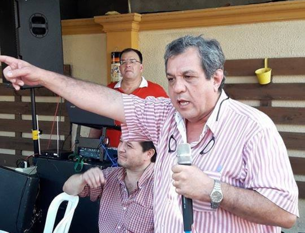 Gómez Otaño del Unace baja su candidatura a presidente y apoya a Santiago Peña - trece