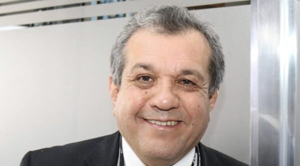Candidato presidencial se baja de la puja y decide apoyar a Peña