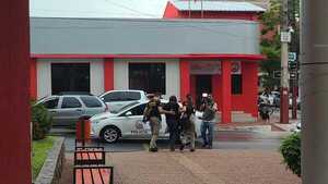 Diario HOY | Una detenida tras allanamiento en la Municipalidad de San Lorenzo por ‘caja paralela’