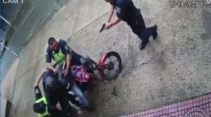 Policías detienen a ladrones, segundos antes de darse a la fuga - Noticiero Paraguay